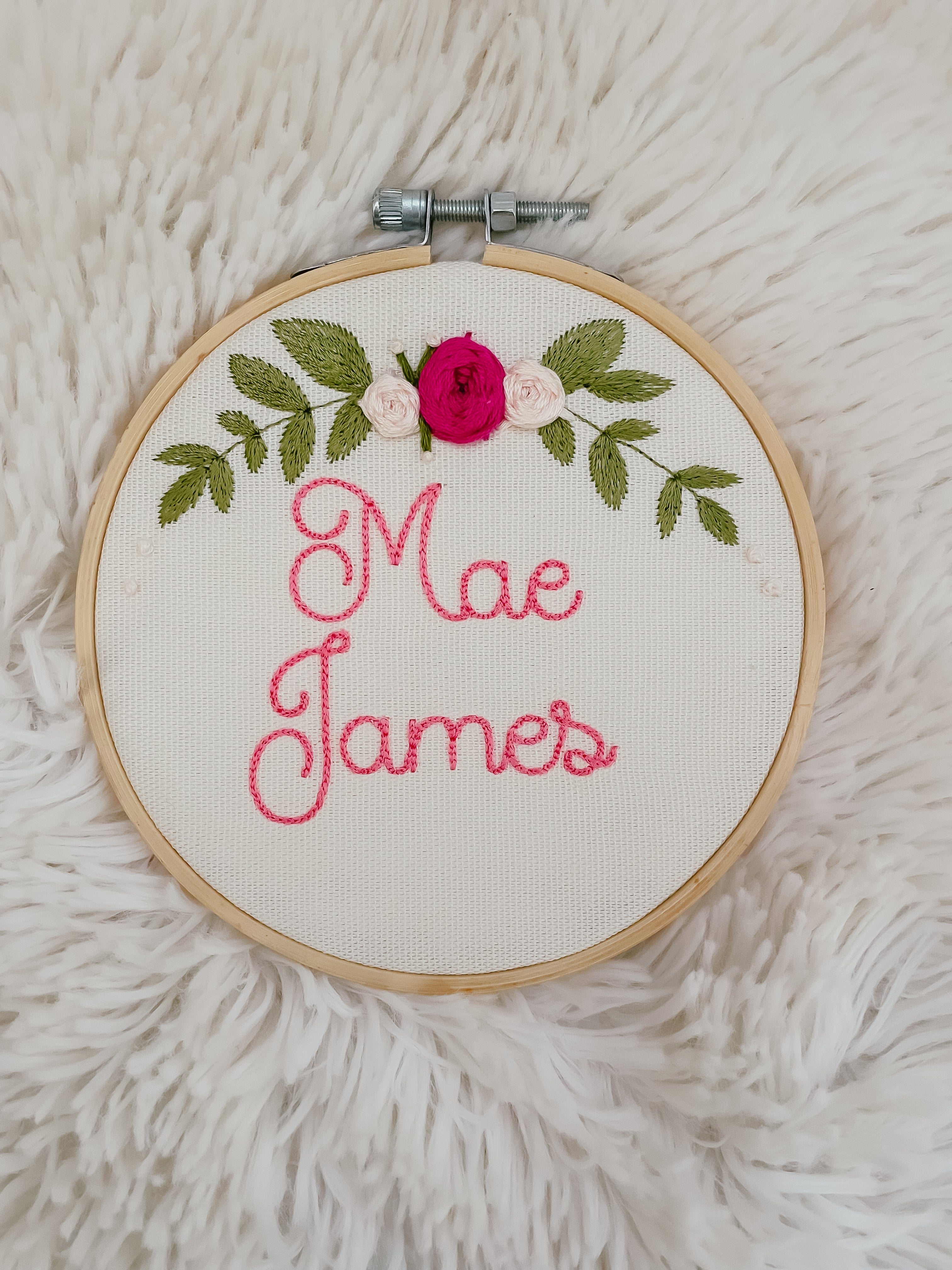 Custom Floral Baby Name Hoop – Hand-Embroidered Details, Personalized Nursery Wall Art