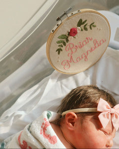 Custom Floral Baby Name Hoop – Hand-Embroidered Details, Personalized Nursery Wall Art